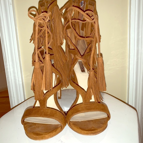 Guess 7 1/2 fringe heels - Picture 1 of 4